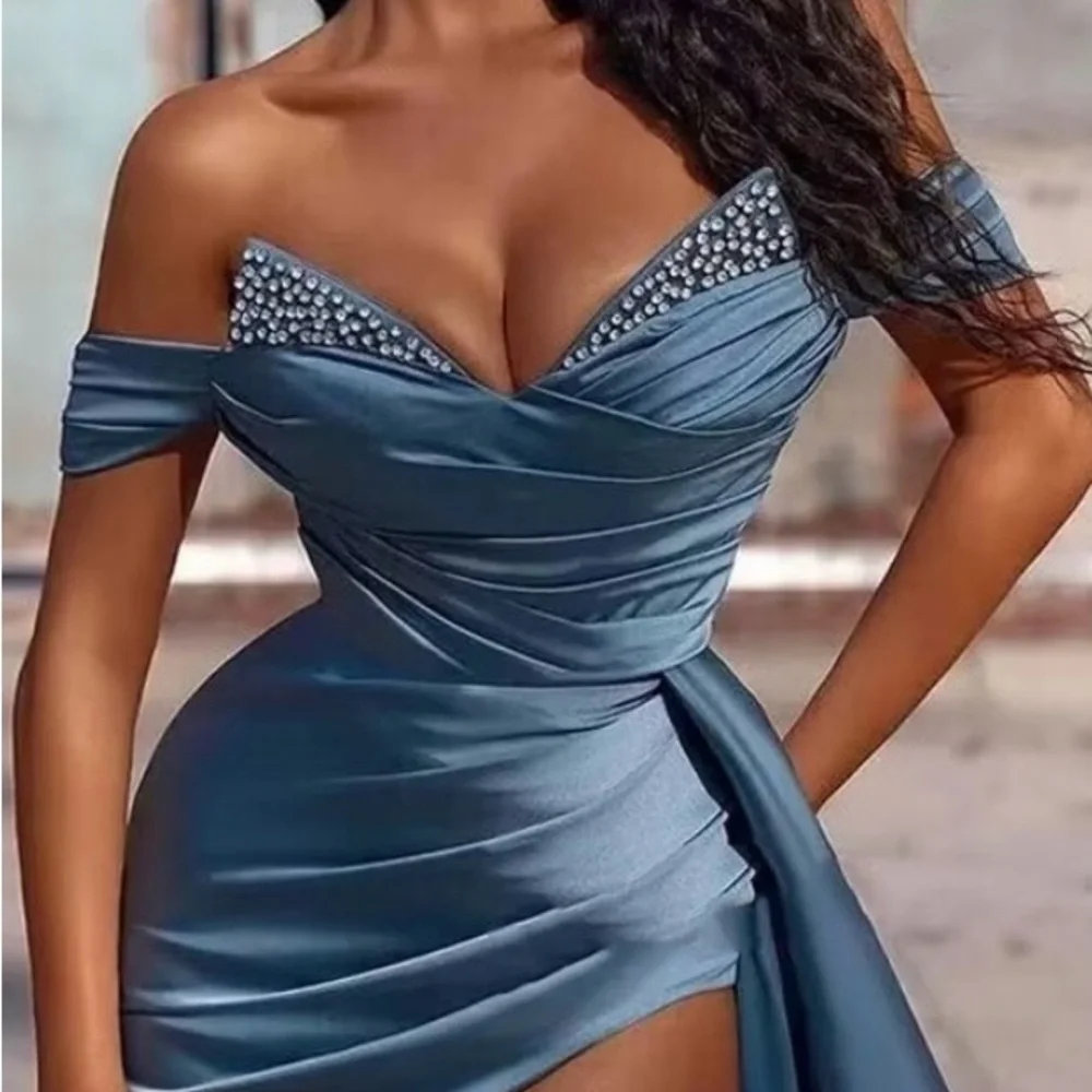 Elegant Blue Evening Gown - Picture 2 of 6